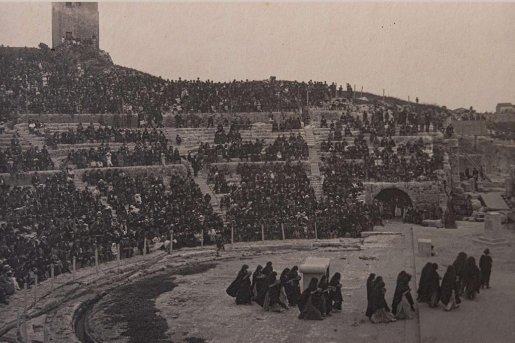 Siracusa, 1921: al Teatro greco vanno in scena le “Coefore”
