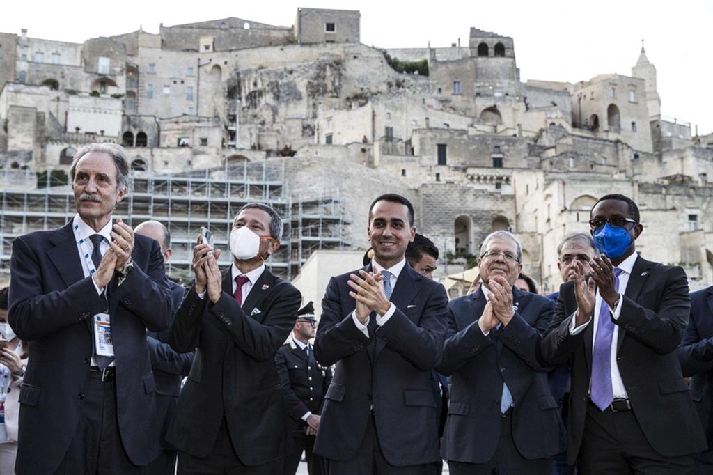 Il minisro degli Esteri Luigi Di Maio durante la visita guidata dei capi delegazione Esteri ai Sassi di Matera in occasione della riunione del G20