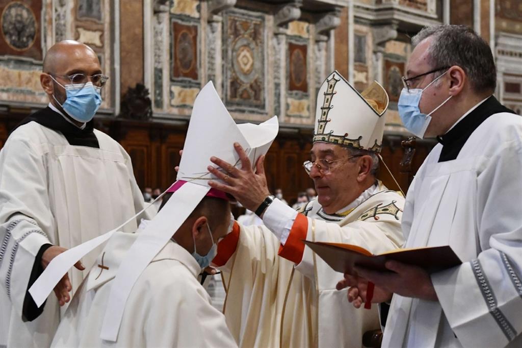 Il cardinale Angelo De Donatis ordina vescovo monsignor Benoni Ambarus