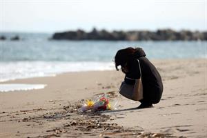 Da 7 anni s'immerge cercando la moglie scomparsa nello tsunami