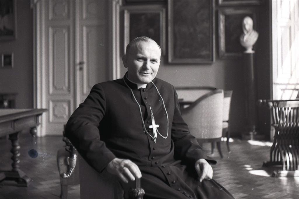 Il cardinale Wojtyla nella sede vescovile a Cracovia - 