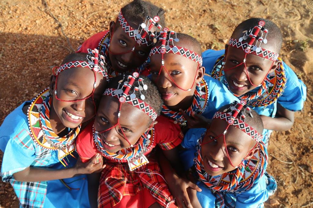 Bambine sostenute in Kenya da Amref