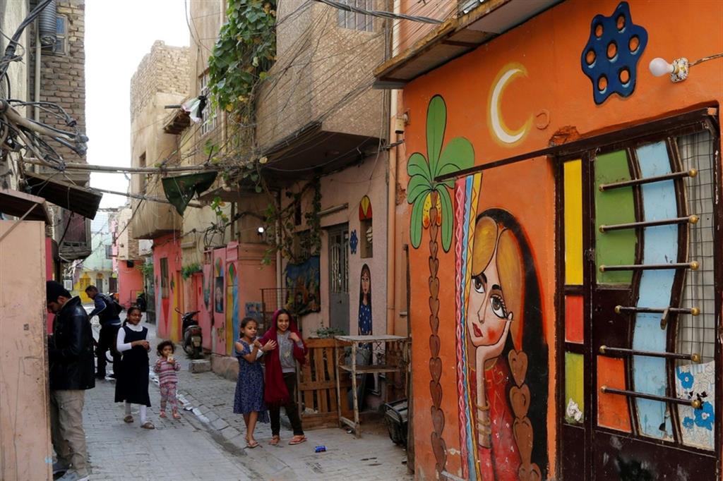 I murales: dipingere la città per riportare la speranza a Baghdad