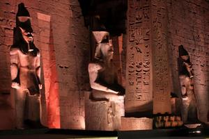 Il viale delle sfingi a Luxor, una passeggiata da faraoni