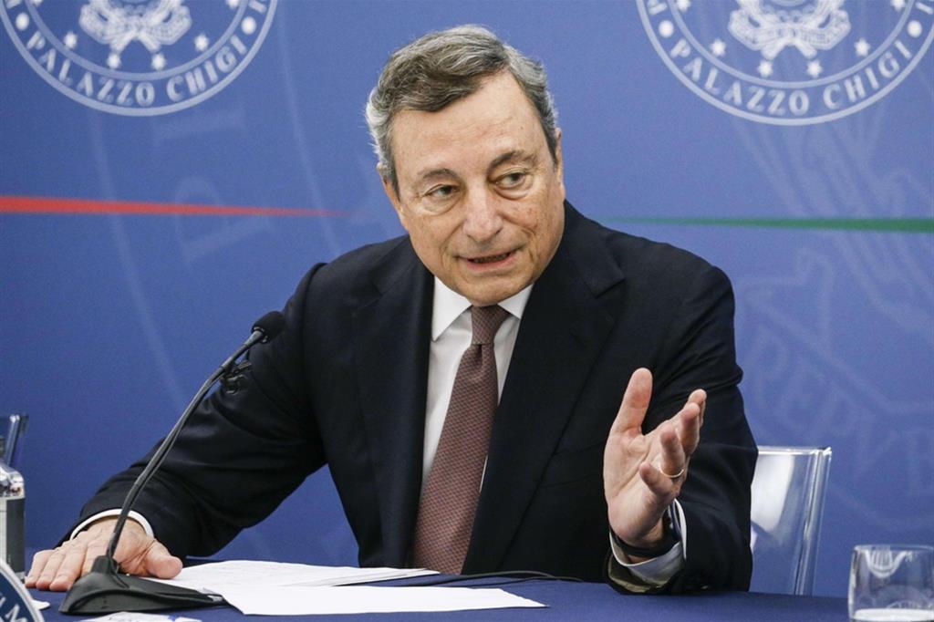 Il premier Draghi in conferenza stampa
