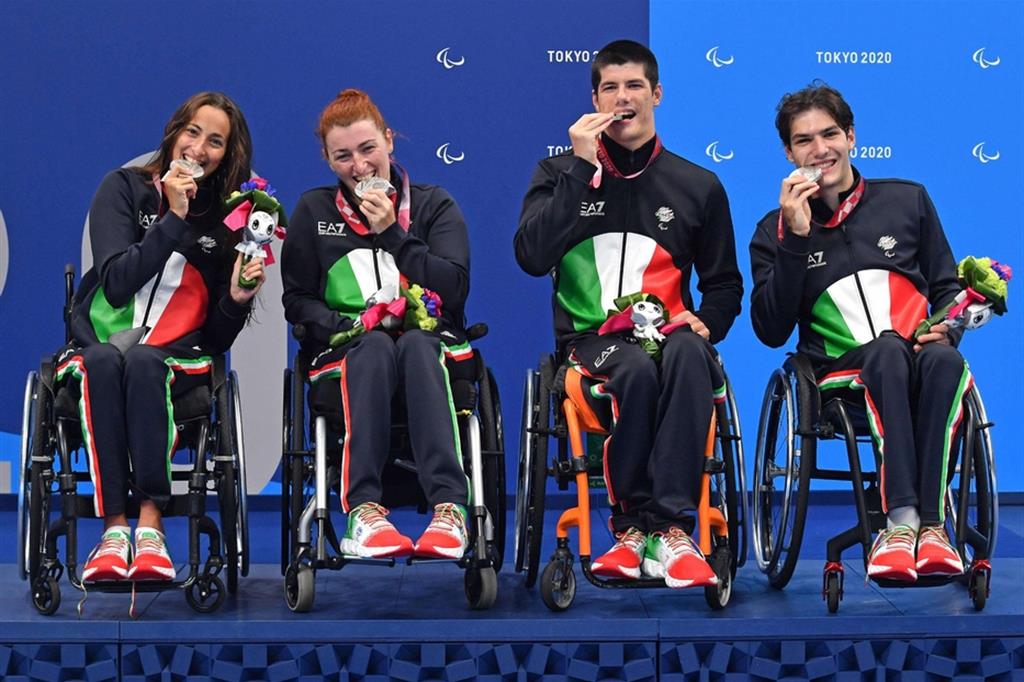 Gli azzurri del nuoto hanno conquistato la medaglia d'argento nella staffetta mista 4X50 alle Paralimpiadi di Tokyo