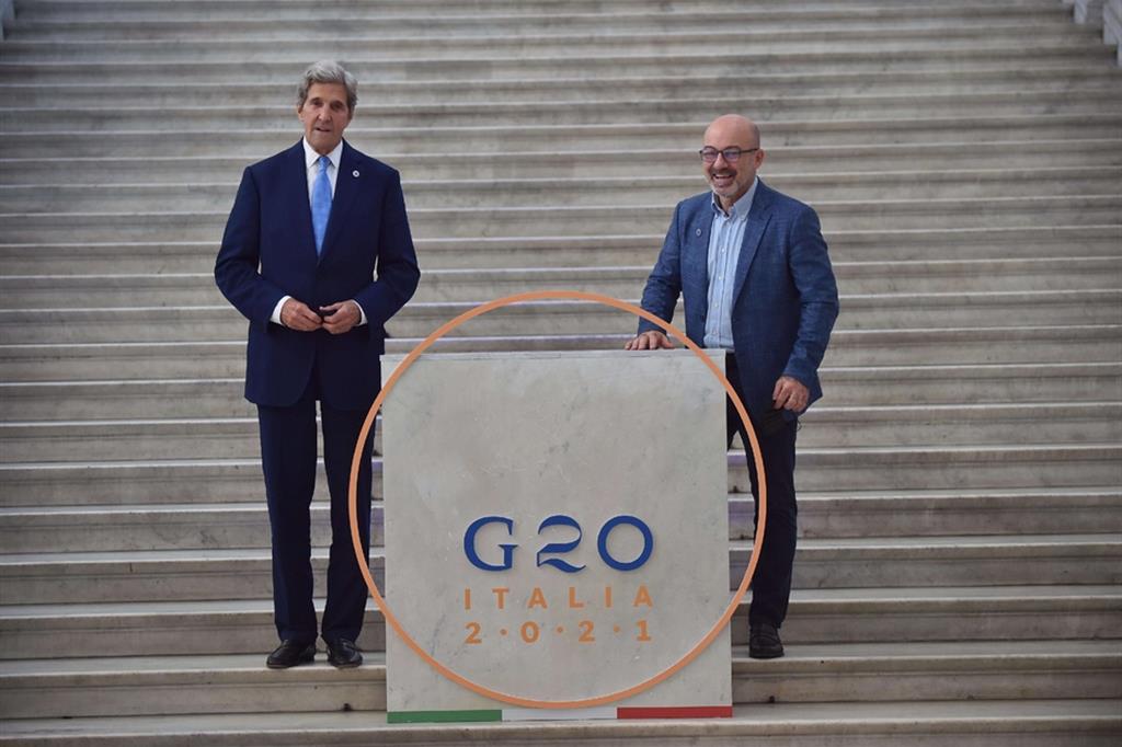 G20. I ministri statunitense John Kerry e italiano Roberto Cingolani al meeting di Napoli