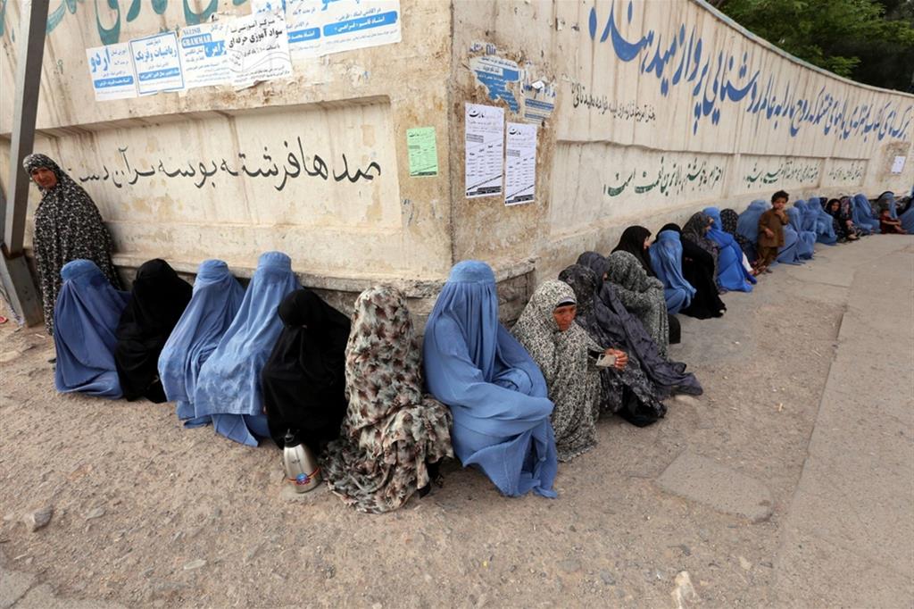 Un gruppo di donne ad Herat