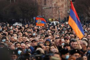 Armenia nel caos e il premier denuncia: tentativo di golpe