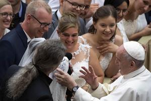 Il Papa: non temete le crisi di coppia, aiutano a crescere