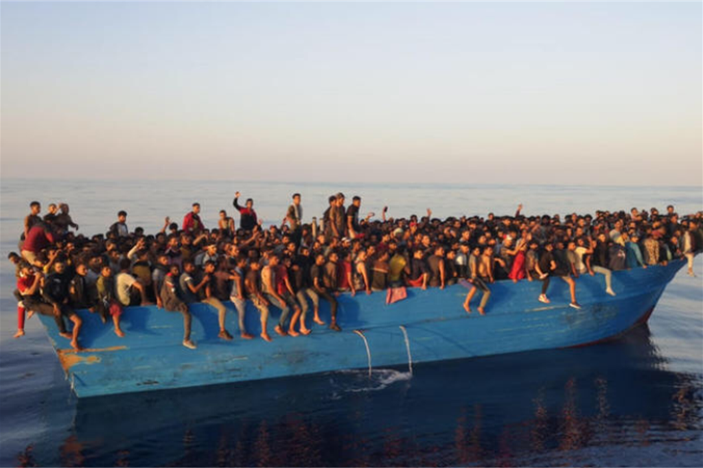 Il barcone stipato con 530 persone sbarcato il 28 agosto