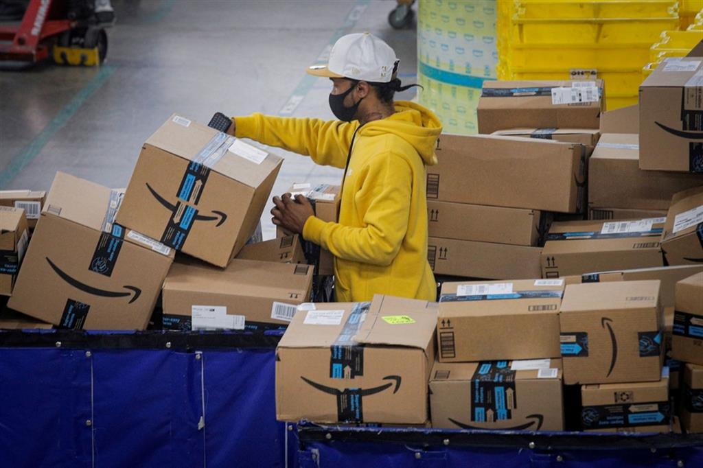 Amazon concede pause più lunghe ai sui dipendenti Usa