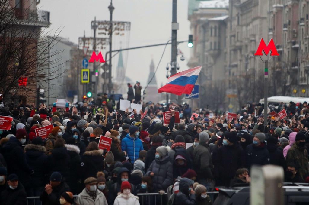 In piazza per Navalny, oltre mille fermati