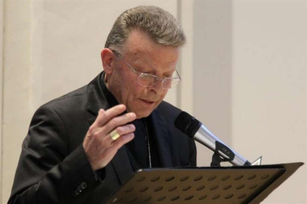 Il vescovo di Fano-Fossombrone-Cagli-Pergola, Armando Trasarti