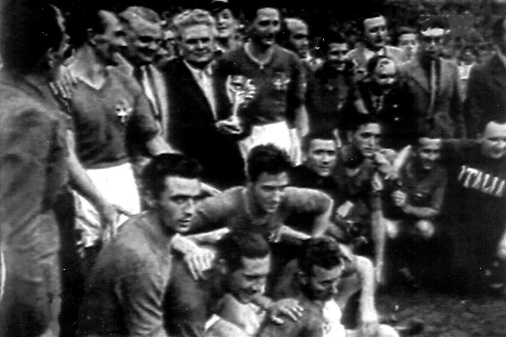 La Nazionale del ct Vittorio Pozzo vincitrice ai Mondiali del 1938