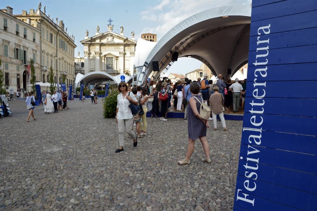Una delle passate edizioni del Festivaletteratura di Mantova. La nuova edizione prende il via oggi