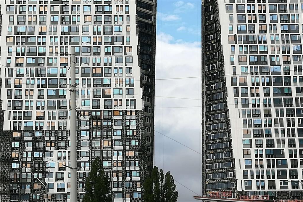 Palazzi di nuova costruzione nella periferia di Kiev
