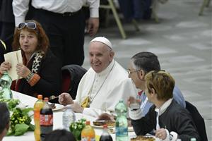 Il Papa: il cibo non è una merce come tante, più solidarietà meno mercato
