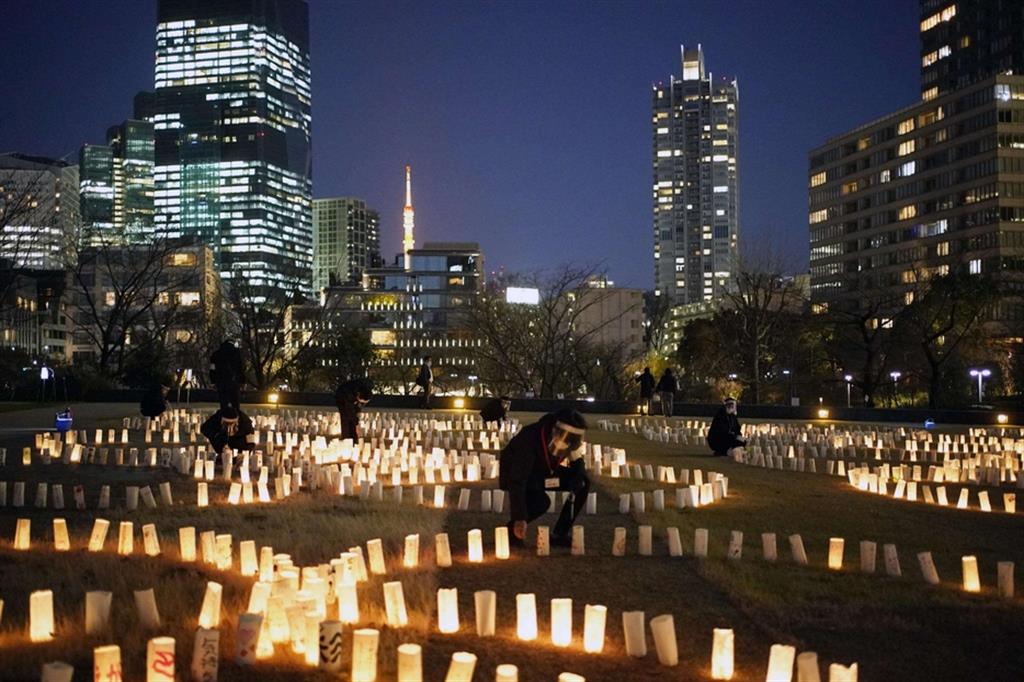 Il ricordo a Tokyo delle 19mila vittime dello tsunami dell'11 marzo 2011