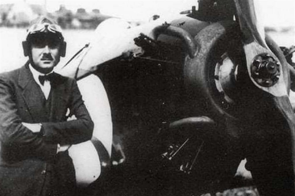 Lauro de Bosis con il suo Klemm L 25 prima della partenza per il volo fatale