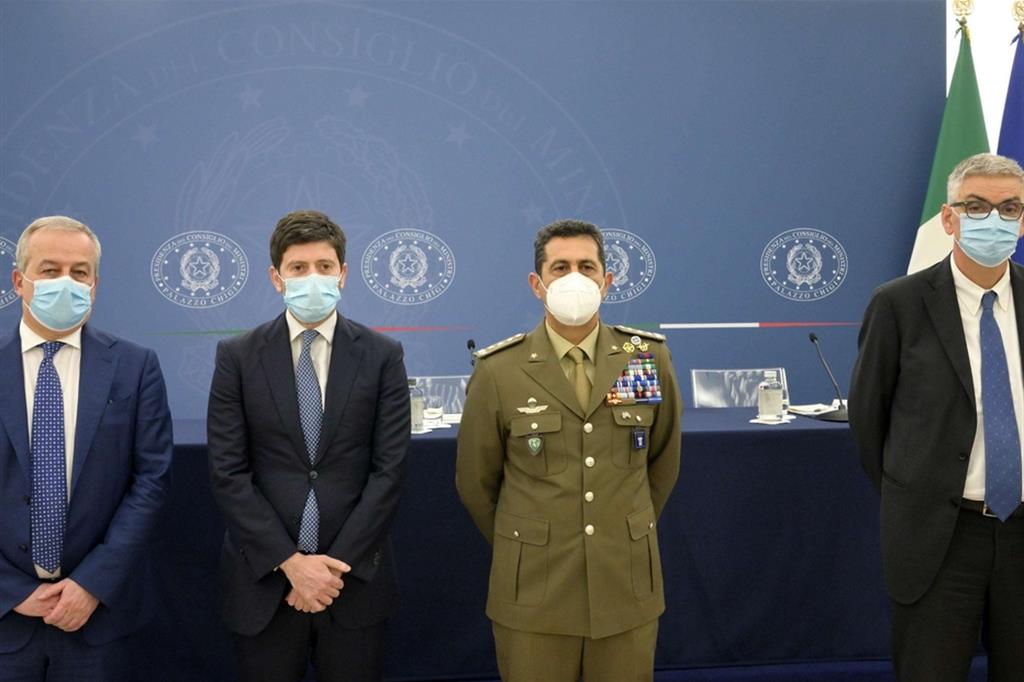 La conferenza stampa con (da sinistra) Locatelli, Speranza, Figliuolo e Brusaferro