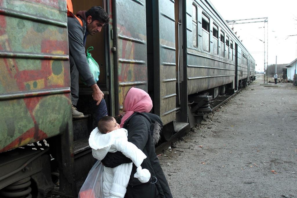 Una famiglia di migranti in fuga dalla Siria