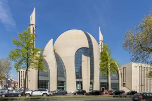 A Colonia la moschea potrà chiamare alla preghiera del venerdì