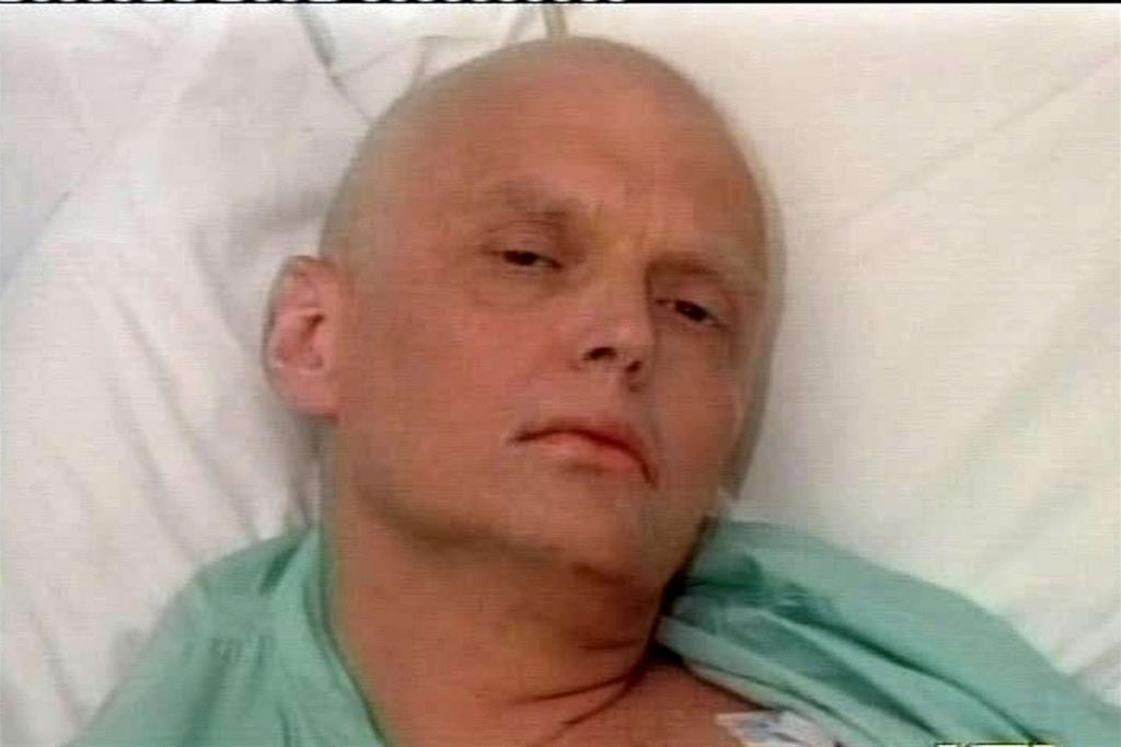 Fermoimmagine del Tg1 che mostra Litvinenko in ospedale