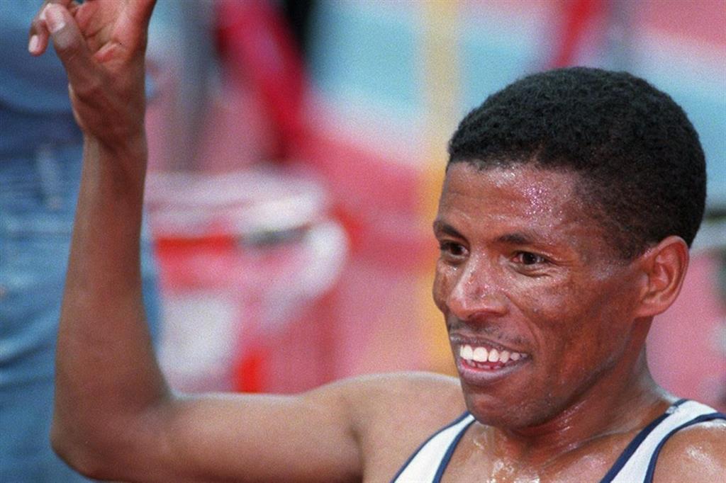 Il leggendario maratoneta Haile Gebrselassie, 48 anni, medaglia d'oro dei 10.000 metri piani ad Atlanta 1996 e Sydney 2000
