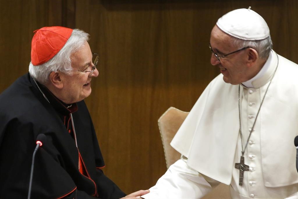 Papa Francesco con il cardinale Bassetti, nel maggio 2018
