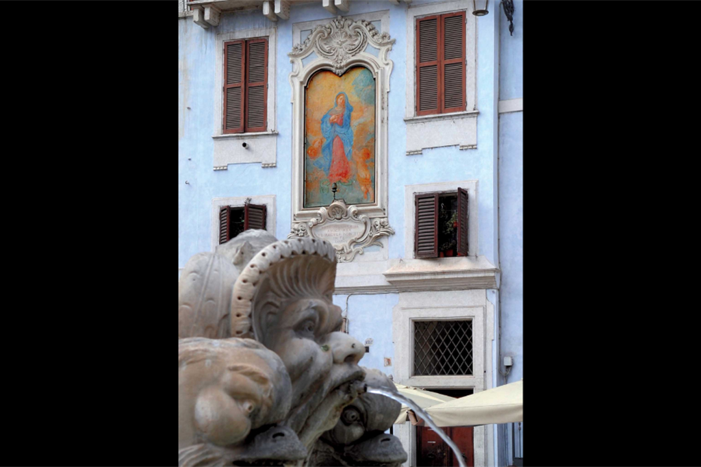 Immacolata Concezione, affresco del XVIII secolo, piazza della Rotonda, rione Colonna; Roma - Siciliani