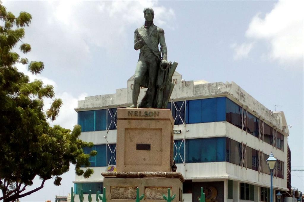 La grandezza britannica è solo un ricordo. La statua dell'ammiraglio Nelson a Bridgetown, capitale delle Barbados