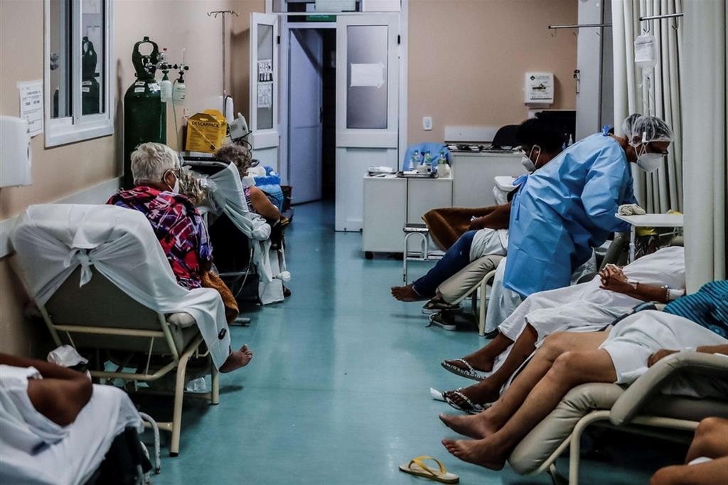 Il Brasile è al collasso: si muore in fila per la terapia intensiva