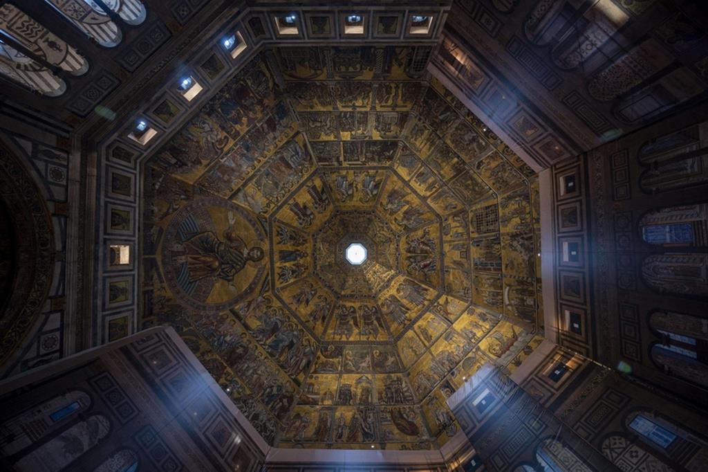 La cupola ottagonale del battistero di San Giovanni, a Firenze, dopo i restauri