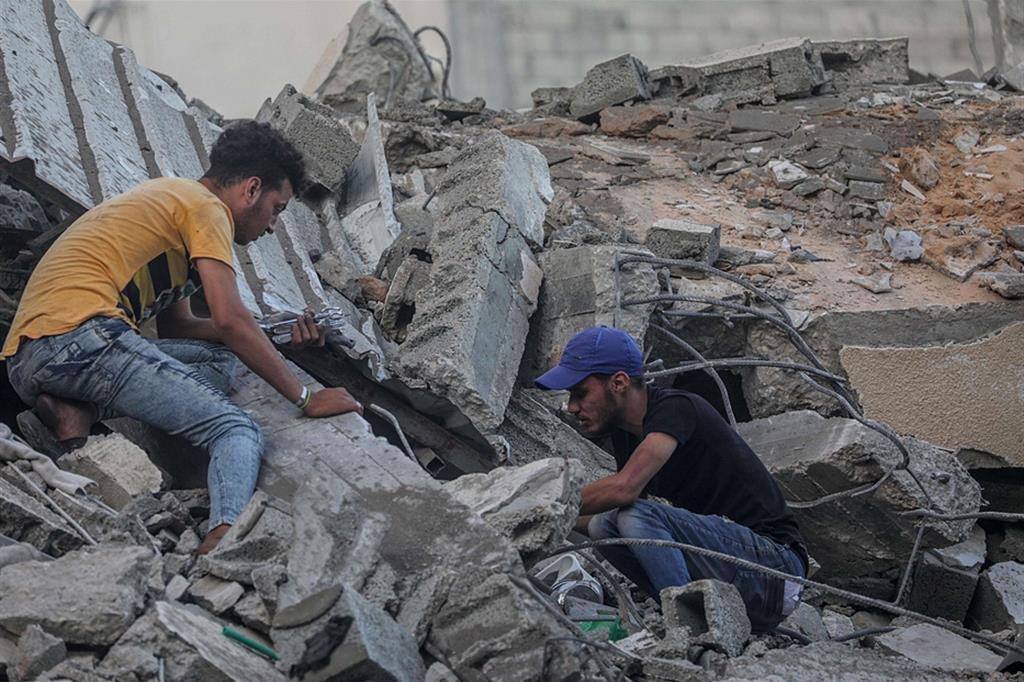 Un'abitazione distrutta da un raid israeliano a Gaza