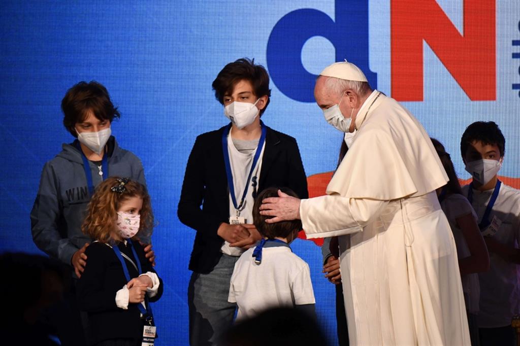 Il Papa: senza natalità non c'è futuro. Se la famiglia riparte, riparte tutto