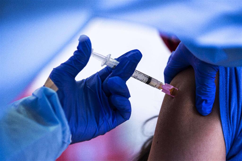 «Vaccinarsi è un impegno morale, è così che ci si salva insieme»