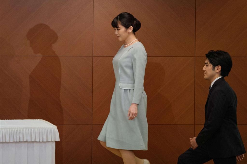 La principessa Mako e il marito Kei Komuro hanno letto solo una breve comunicazione ai media giapponesi