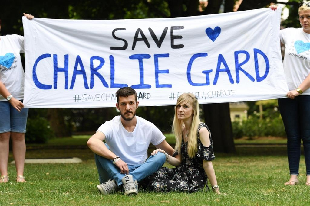 I genitori di Charlie Gard: lottarono a lungo per salvarlo