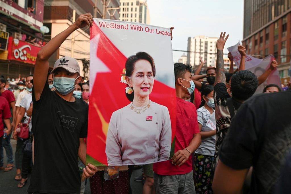 La libertà schiacciata. Sono ormai inesistenti le proteste di piazza in tutto il Myanmar dove l’opera di «normalizzazione» sta creando intere zone militarizzate