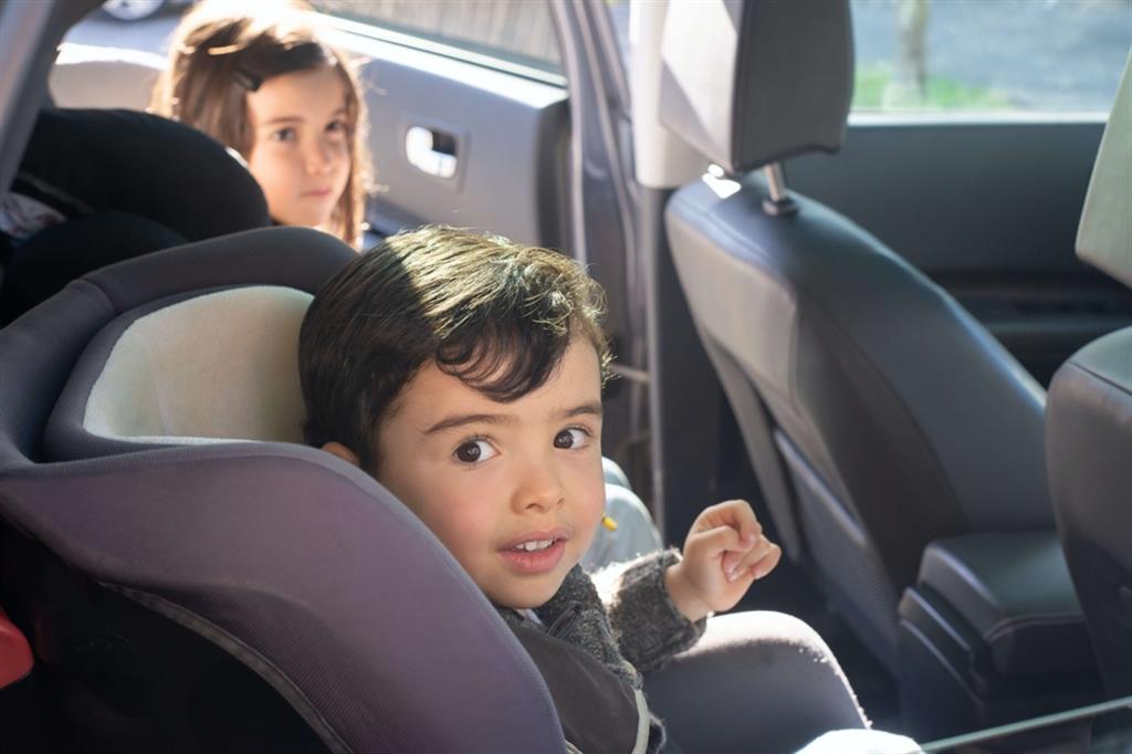 Viaggi in auto con i bambini. I passatempi smart (non solo videogame)