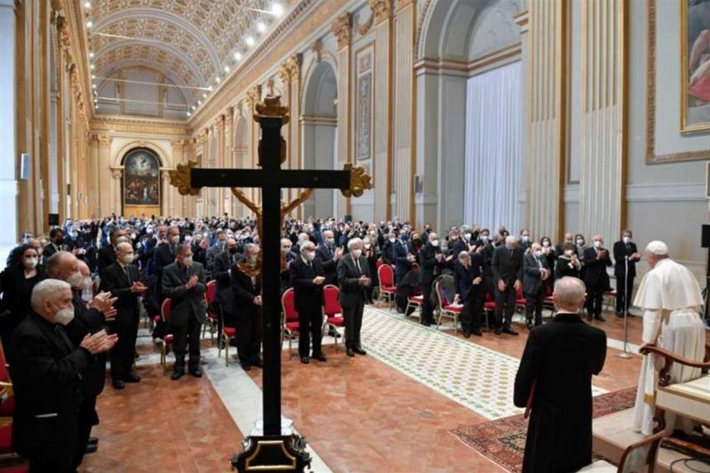 Il Papa ha ricevuto stamani in udienza i membri dell'Unione Giuristi Cattolici Italiani in occasione del loro 70° Congresso nazionale