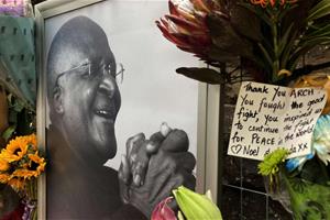 Tutu, l'uomo di fede e di pace che fece crollare l'apartheid