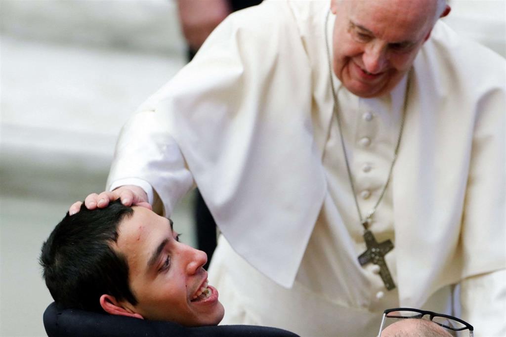 Il Papa incontra l'Istituto Serafico di Assisi