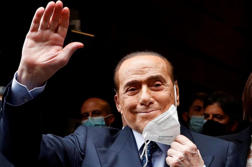 Il legale: "Silvio Berlusconi in ospedale da lunedì mattina"