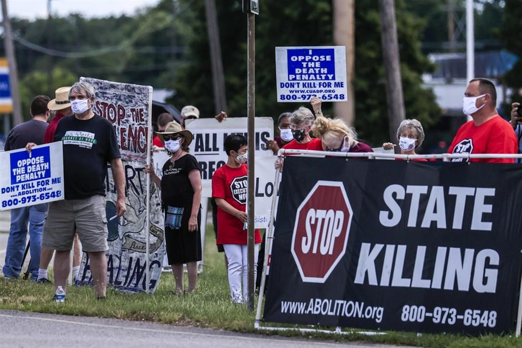Una protesta contro la pena di morte in Virginia