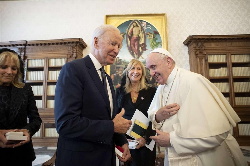 L'incontro tra il Papa e Biden, l'occhio attento dei cattolici Usa