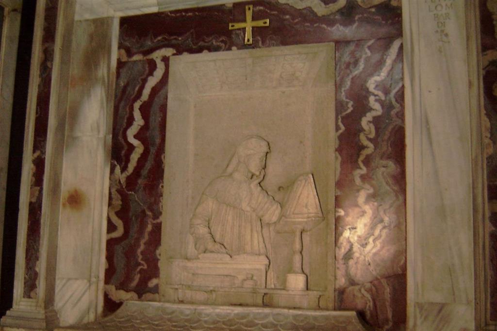 La lapide sulla tomba di Dante a Ravenna