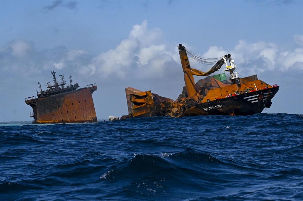 Nave X-Press Pearl affonda a largo dello Sri Lanka