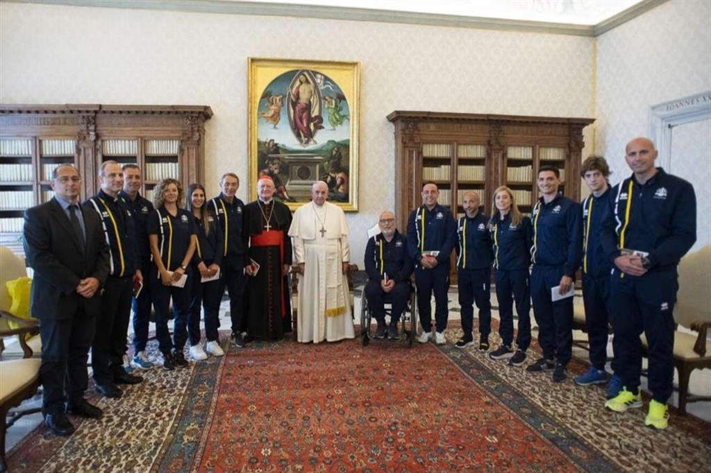 Papa Francesco con l'Athletica Vaticana